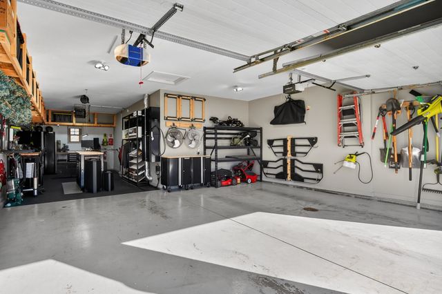 3877 92nd Drive, Urbandale, IA 50322