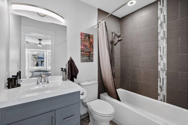 3877 92nd Drive, Urbandale, IA 50322