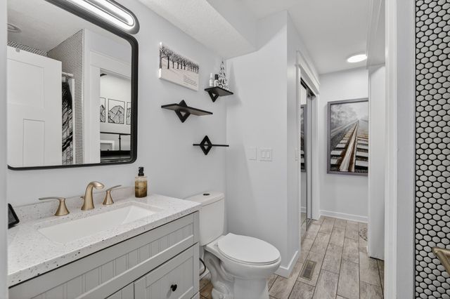 3877 92nd Drive, Urbandale, IA 50322