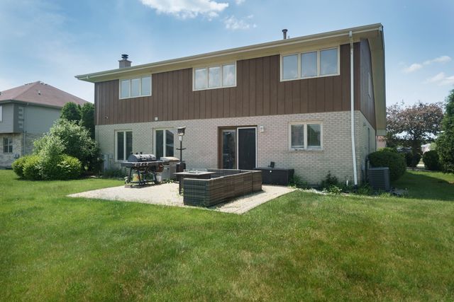 22021 Neptune Lane, Richton Park, IL 60471