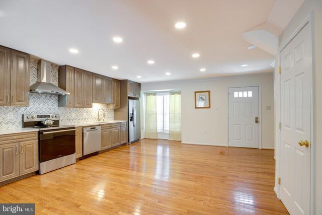 5772 CROWNLEIGH CT, Burke, VA 22015