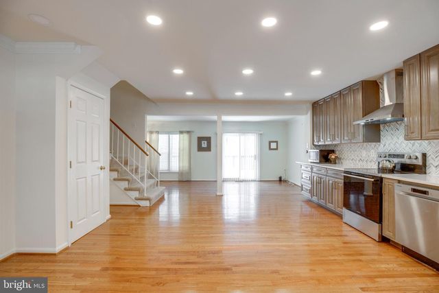 5772 CROWNLEIGH CT, Burke, VA 22015