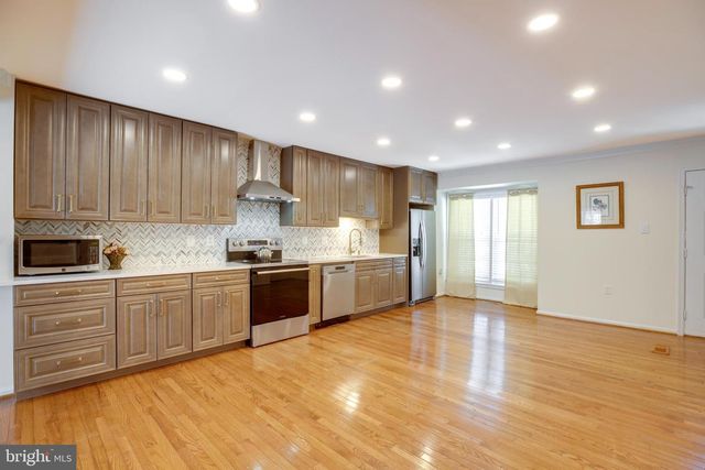 5772 CROWNLEIGH CT, Burke, VA 22015