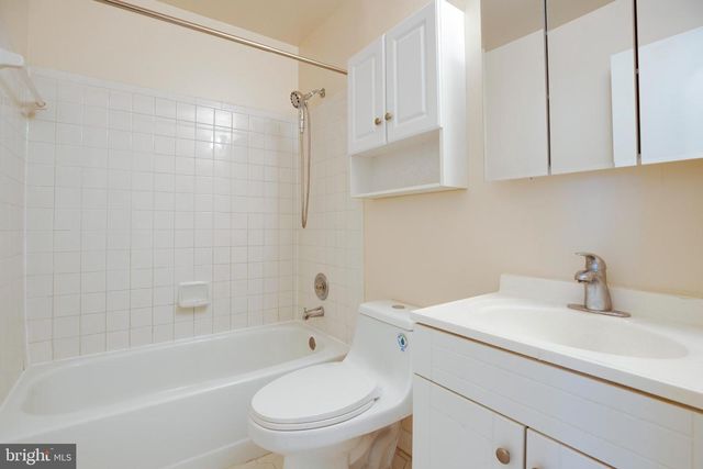 5772 CROWNLEIGH CT, Burke, VA 22015