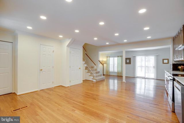 5772 CROWNLEIGH CT, Burke, VA 22015