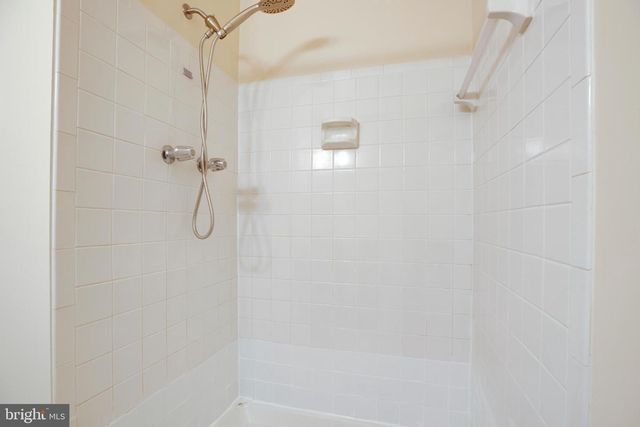 5772 CROWNLEIGH CT, Burke, VA 22015