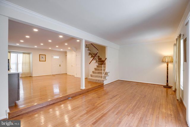 5772 CROWNLEIGH CT, Burke, VA 22015