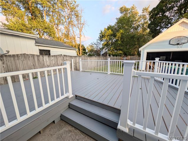 591 Longmeadow Road, Amherst, NY 14226