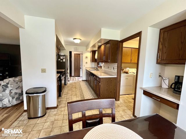 6112 Oak Creek Drive, Swartz Creek, MI 48473