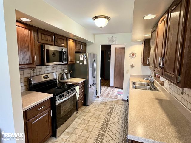 6112 Oak Creek Drive, Swartz Creek, MI 48473