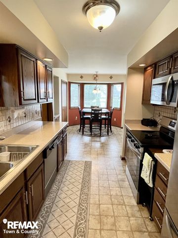 6112 Oak Creek Drive, Swartz Creek, MI 48473