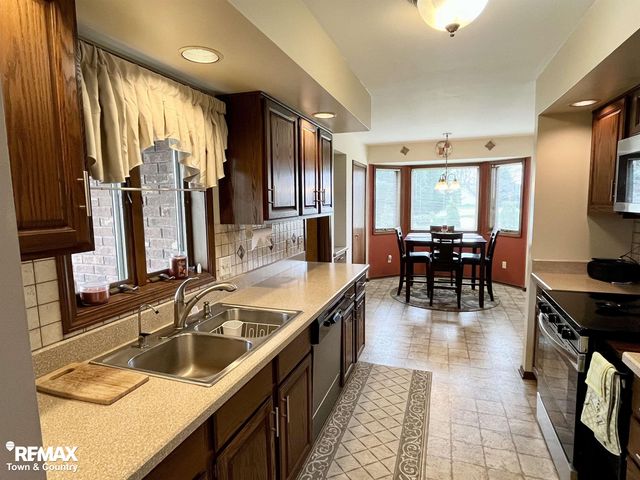 6112 Oak Creek Drive, Swartz Creek, MI 48473