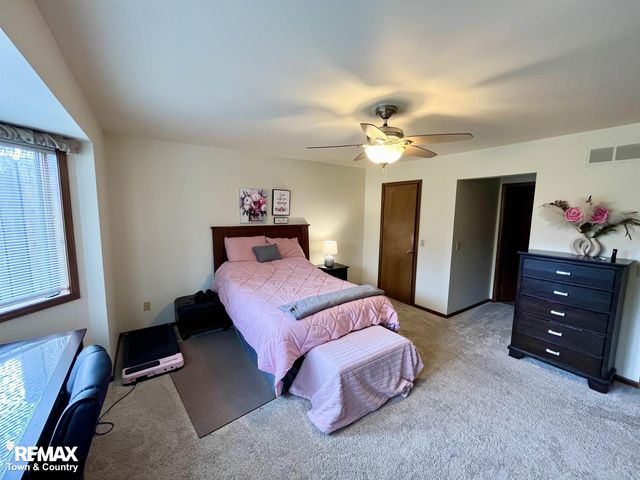 6112 Oak Creek Drive, Swartz Creek, MI 48473