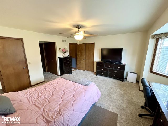 6112 Oak Creek Drive, Swartz Creek, MI 48473
