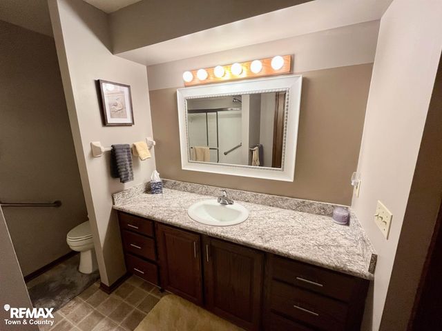 6112 Oak Creek Drive, Swartz Creek, MI 48473