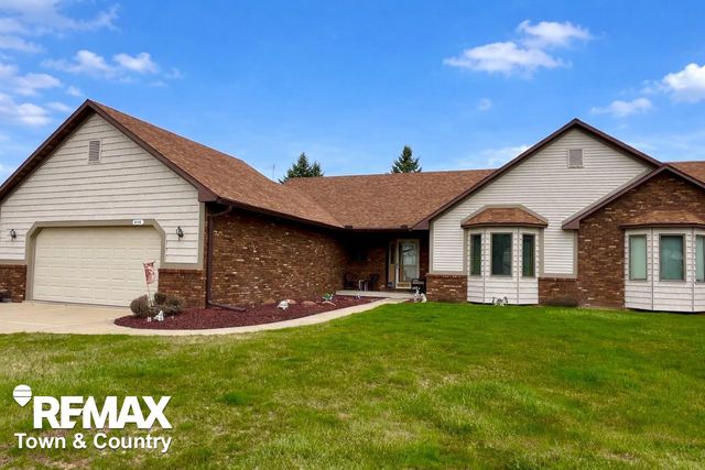 6112 Oak Creek Drive, Swartz Creek, MI 48473