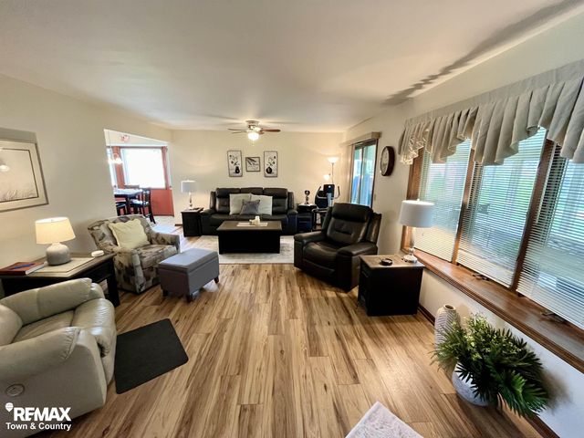 6112 Oak Creek Drive, Swartz Creek, MI 48473