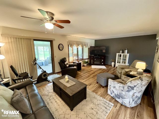 6112 Oak Creek Drive, Swartz Creek, MI 48473
