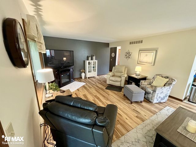 6112 Oak Creek Drive, Swartz Creek, MI 48473