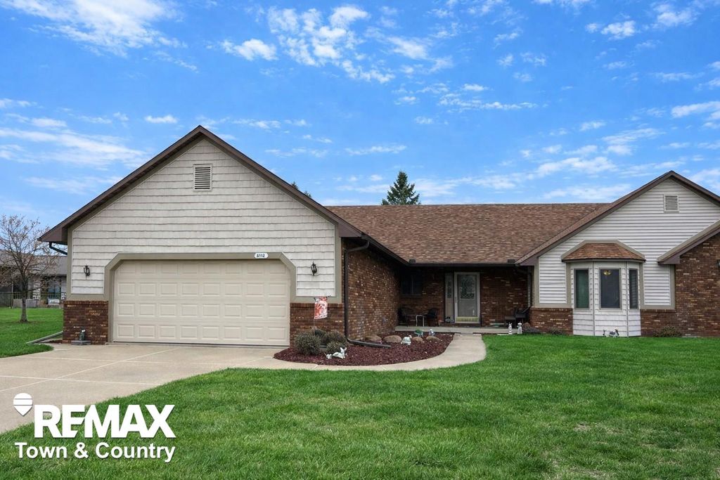 6112 Oak Creek Drive, Swartz Creek, MI 48473