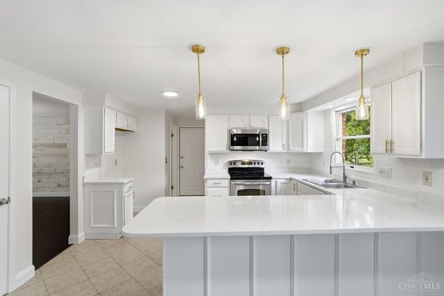 3282 South Cove Court, Deerfield Twp., OH 45039