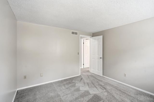 3282 South Cove Court, Deerfield Twp., OH 45039