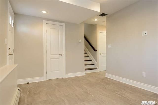 25 Hamilton Place, Garden City, NY 11530