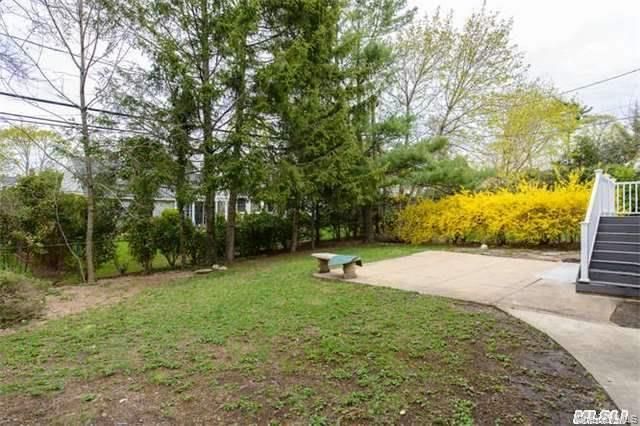 25 Hamilton Place, Garden City, NY 11530