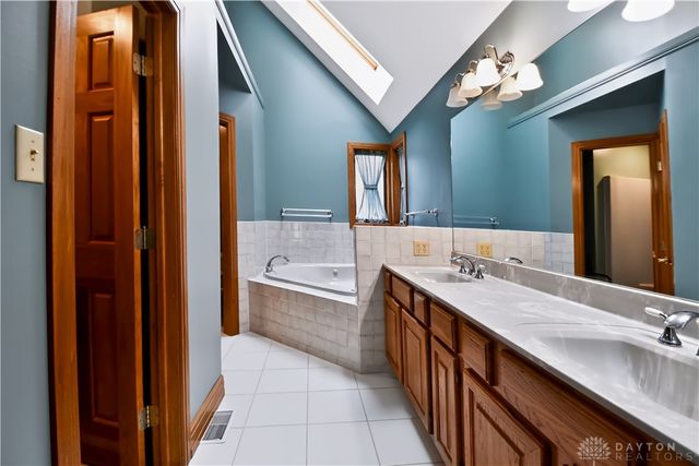 7051 Studebaker Road, Tipp City, OH 45371