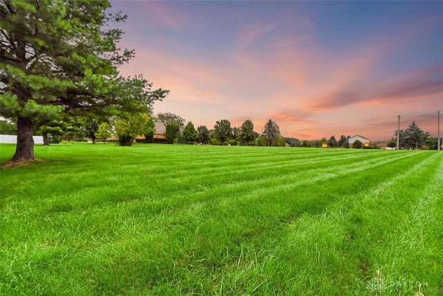 7051 Studebaker Road, Tipp City, OH 45371