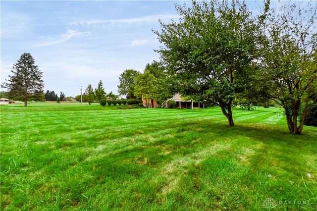 7051 Studebaker Road, Tipp City, OH 45371