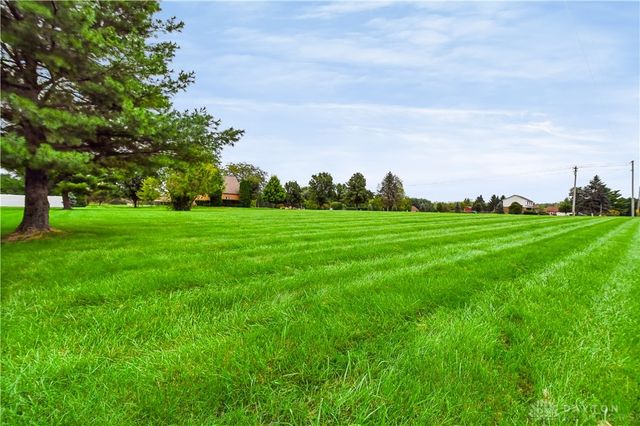 7051 Studebaker Road, Tipp City, OH 45371