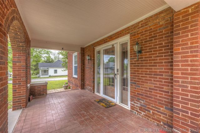 221 W Pecan Street, Coweta, OK 74429