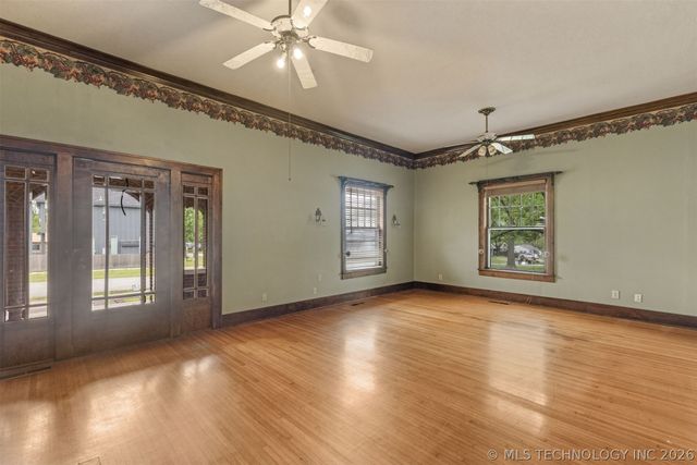 221 W Pecan Street, Coweta, OK 74429