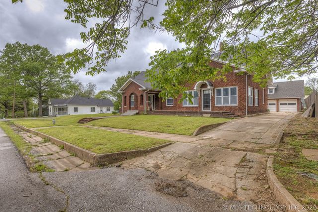221 W Pecan Street, Coweta, OK 74429