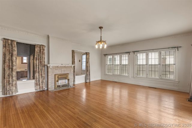 221 W Pecan Street, Coweta, OK 74429