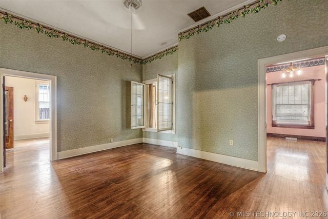 221 W Pecan Street, Coweta, OK 74429