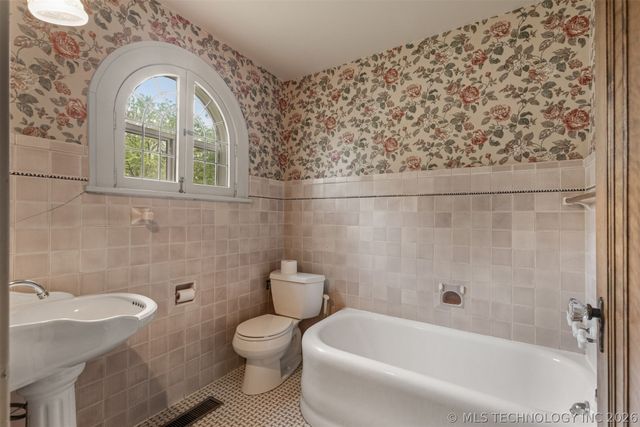 221 W Pecan Street, Coweta, OK 74429