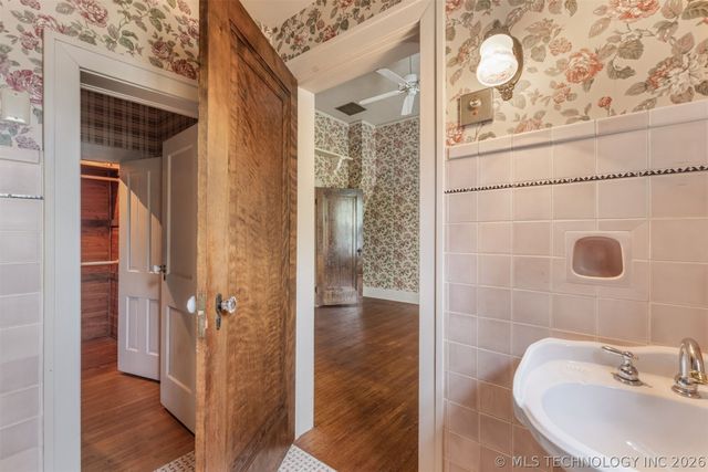221 W Pecan Street, Coweta, OK 74429
