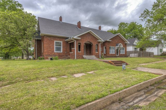 221 W Pecan Street, Coweta, OK 74429