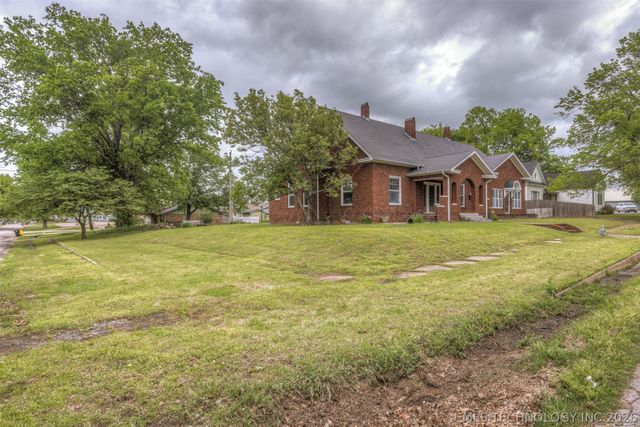 221 W Pecan Street, Coweta, OK 74429