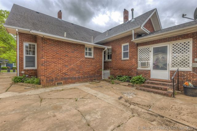 221 W Pecan Street, Coweta, OK 74429