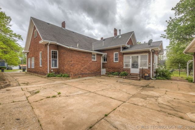 221 W Pecan Street, Coweta, OK 74429