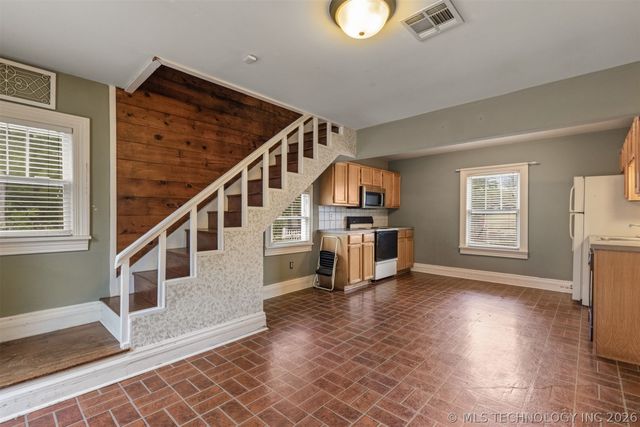 221 W Pecan Street, Coweta, OK 74429