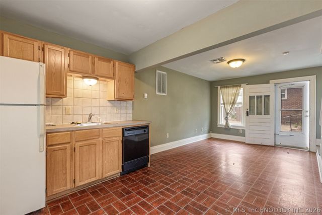 221 W Pecan Street, Coweta, OK 74429
