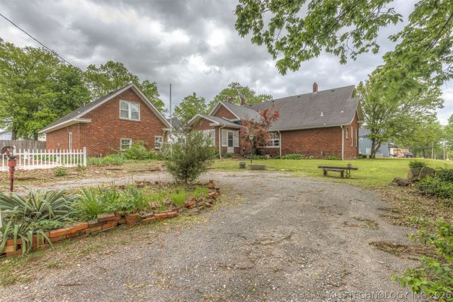 221 W Pecan Street, Coweta, OK 74429