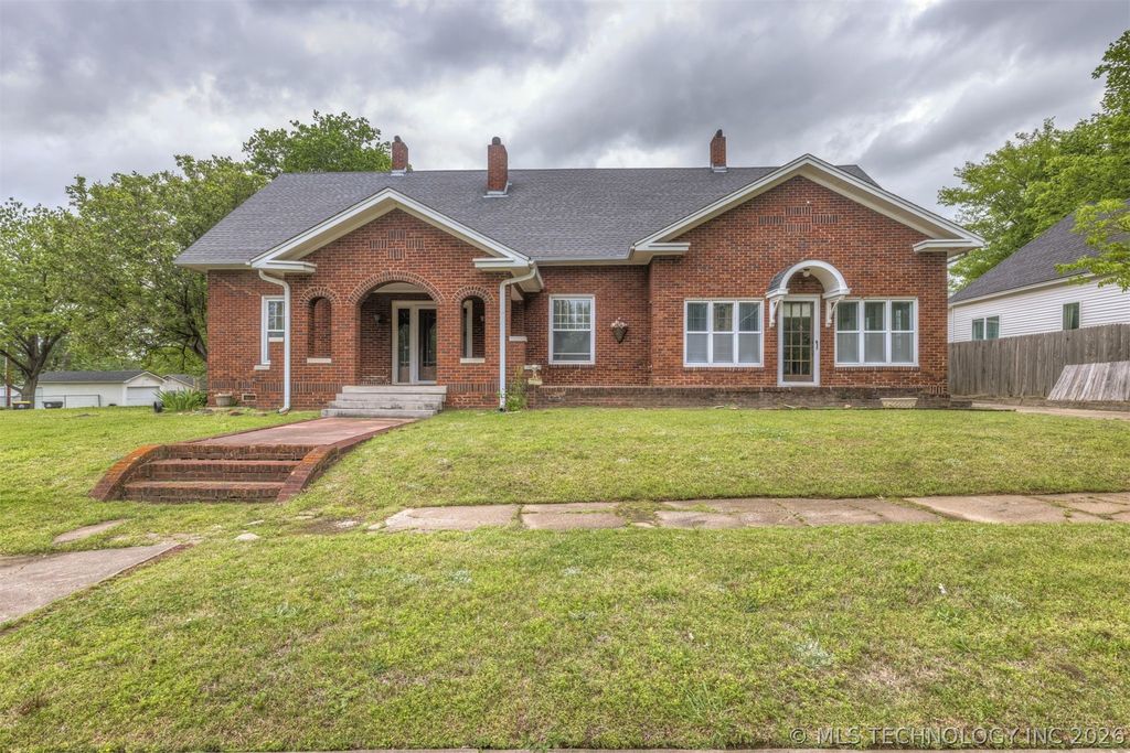221 W Pecan Street, Coweta, OK 74429