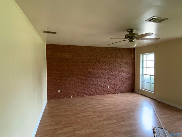 3310 Village Drive SW, Huntsville, AL 35805