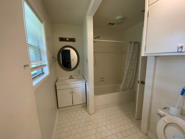 3310 Village Drive SW, Huntsville, AL 35805
