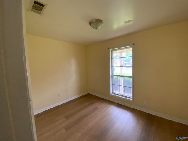 3310 Village Drive SW, Huntsville, AL 35805